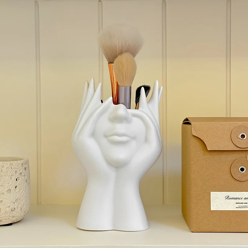 Stylish Makeup Brush Bucket – Compact & Chic Storage