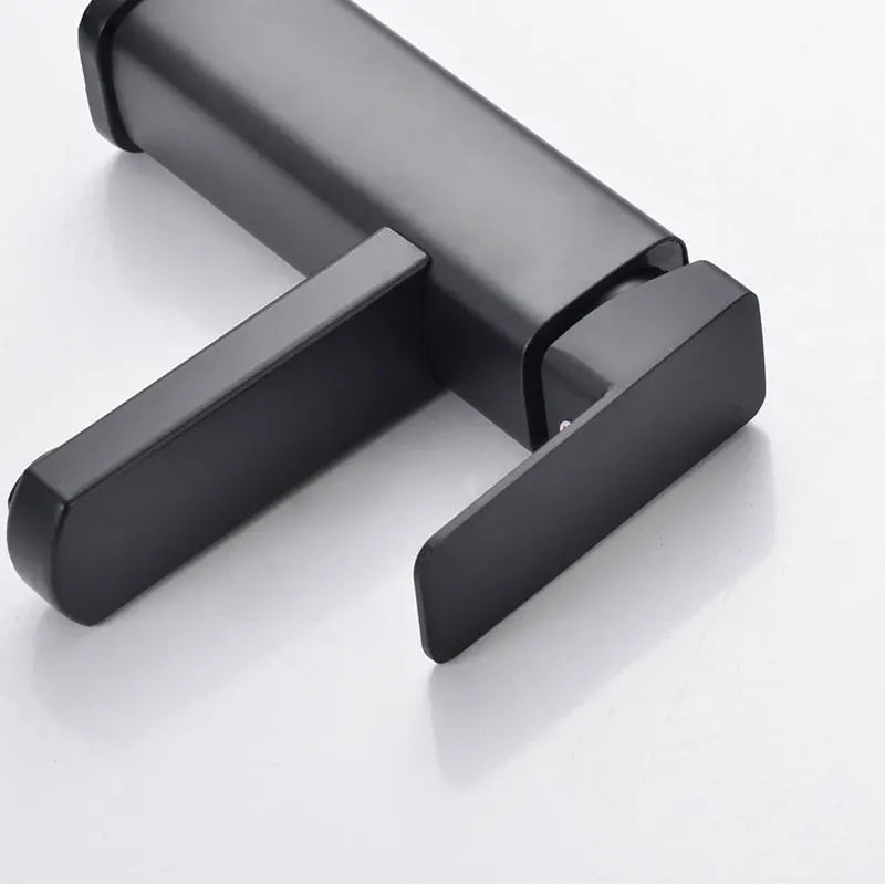 Black & Chrome Mixer Faucets – Stylish & Versatile for Kitchen & Bath